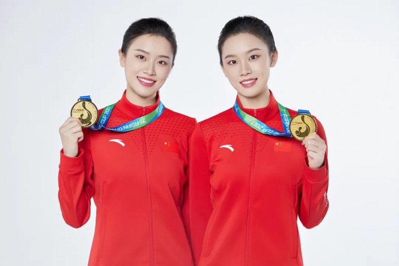 雙姝躍浪，椰香遠(yuǎn)揚(yáng)——宗師傅食品官宣簽約世界跳水冠軍夏冰清、夏玉潔為形象代言人